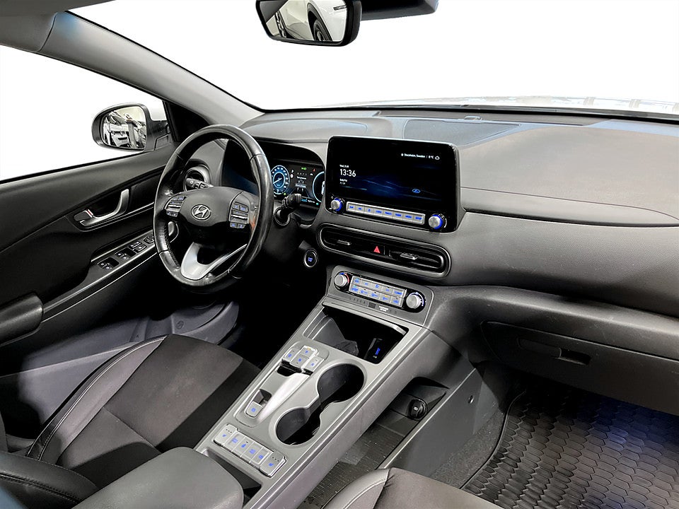 Bild på Hyundai Kona Essential Electric 64kWh Aut B-KAMERA CARPLAY 204hk