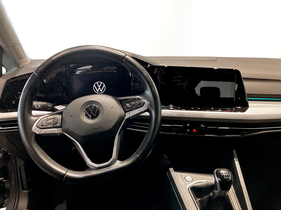 Bild på Volkswagen Golf Base 1.0 TSI 110hk BLUETOOTH FARTHÅLLARE