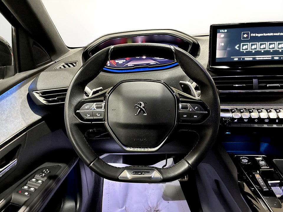 Bild på Peugeot 3008 GT 1.2 PT 130hk B-KAMERA CARPLAY