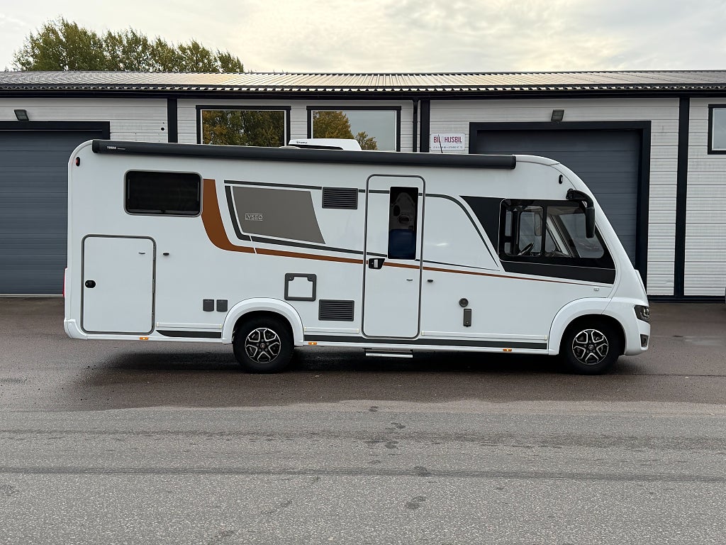 Bürstner Lyseo i 727 ALDE, Långbäddar, AC, Litiumbatteri