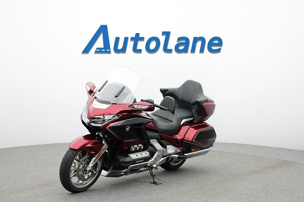 Honda GL1800DA Gold Wing DCT *Endast 1502mil! Rikligt utrustad