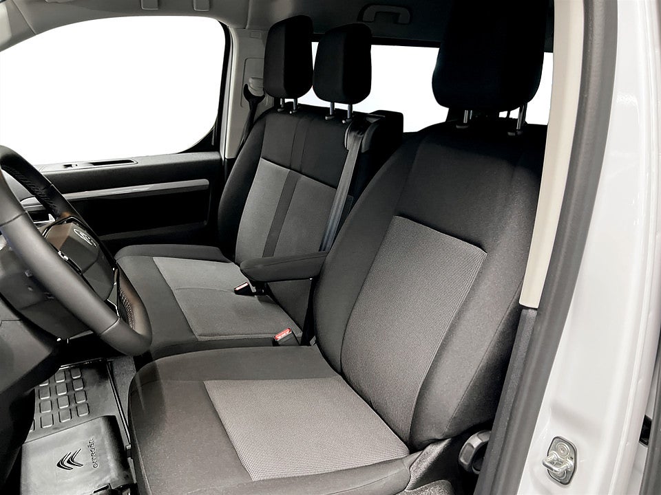 Bild på Citroën SpaceTourer Plus 2.2 BHDi 180hk Aut 9-SITS DUBBLA SKJUTDÖRRAR