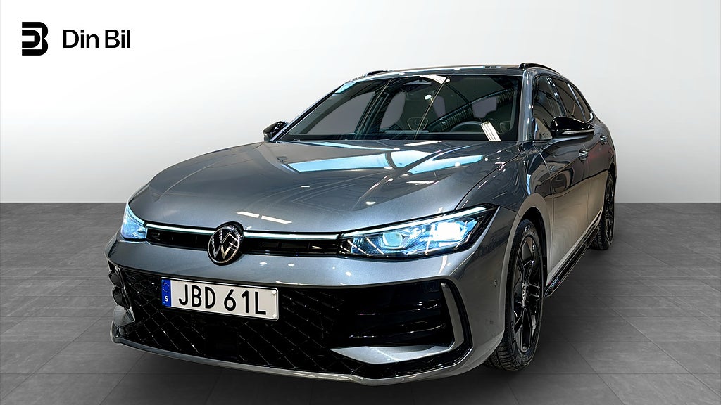 Volkswagen Passat TDI193 DSG 4M R-Line Black style