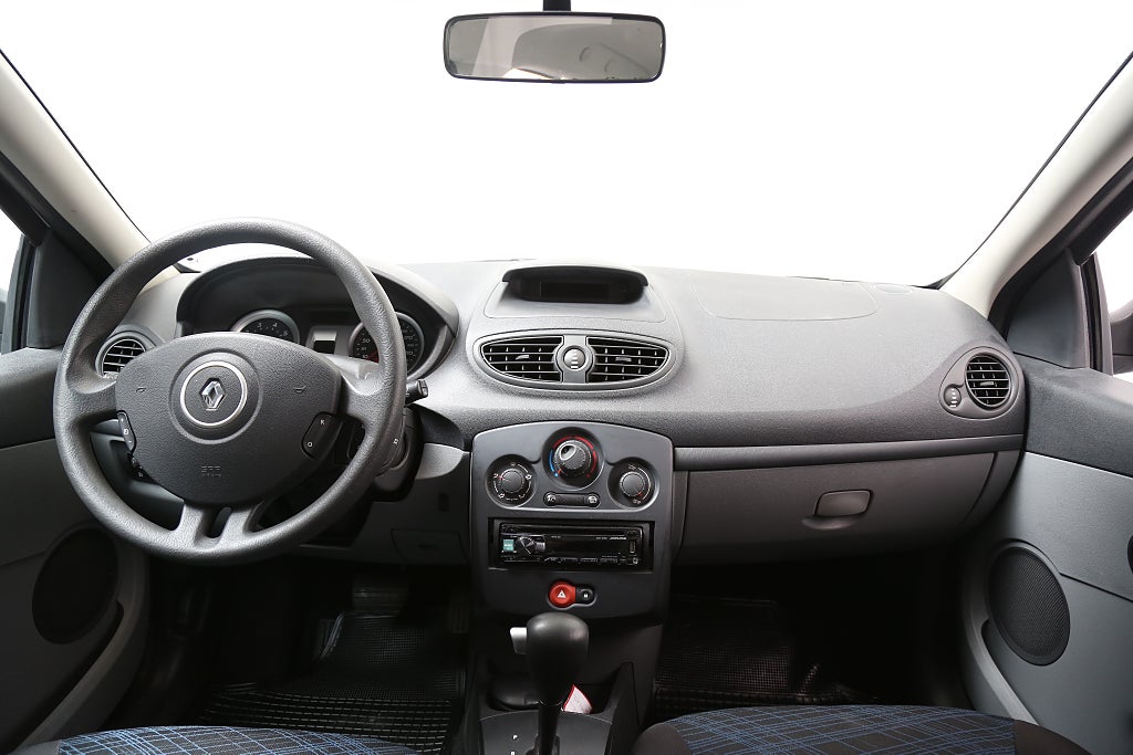 Renault Clio 1,6 112hk Automat 5-dörrars Motorv l Nybesik l Ny K-rem 2006