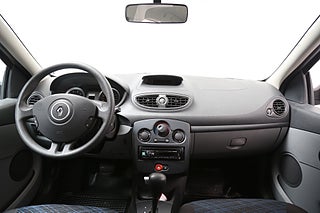 Halvkombi Renault Clio 17 av 23