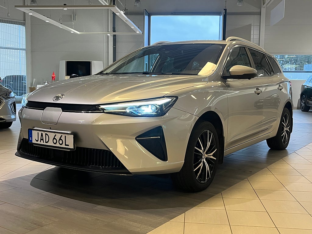 MG 5 0,65% ränta 61 kWh Lux Kamera Fartpilot iSmart
