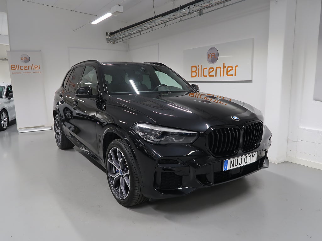 BMW X5 xDrive30d M Sport V-Däck ingår Drag-Kamera-Värmare-CarP