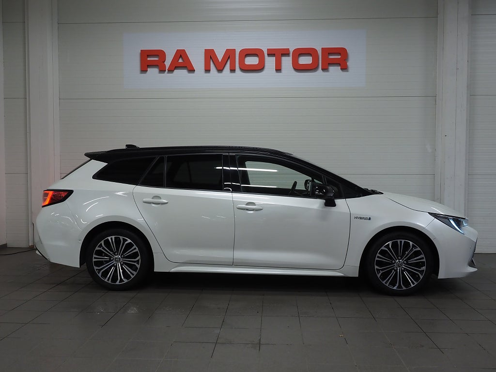 Toyota Corolla Touring Sports Hybrid e-CVT 122hk Executive Kamera HUD 2020
