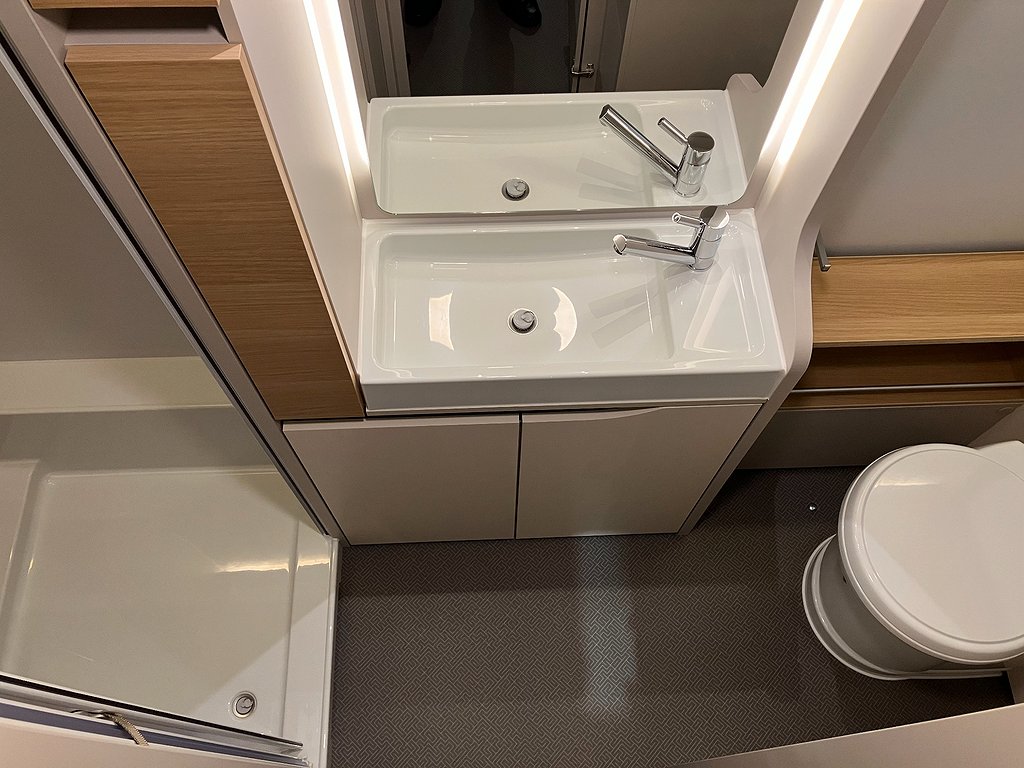 Adria Adora 613 HT / 2095 kr månaden / Ny / Vi tar inbyten - Adria
