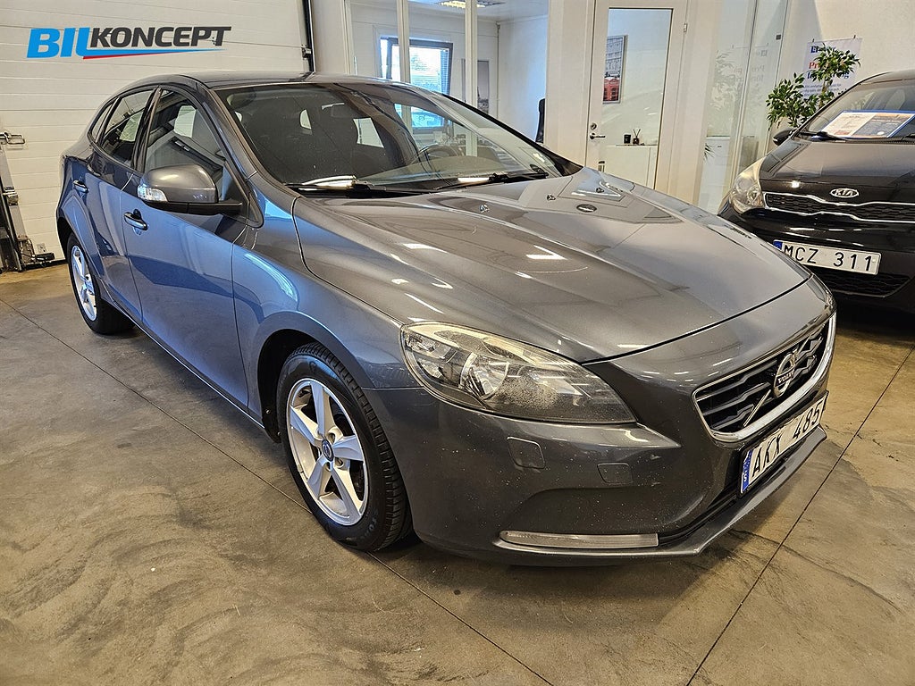 Volvo V40 T3  150hk Kinetic Backkamera/ PDC