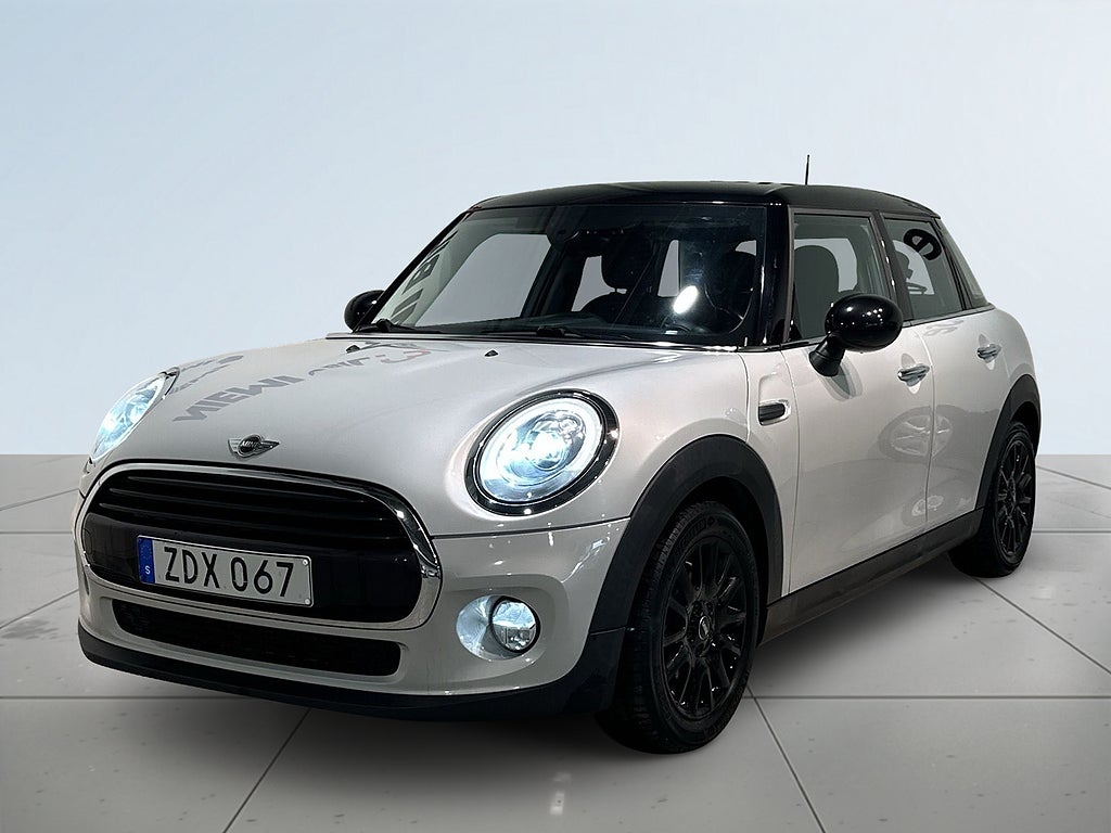MINI Cooper 5-dörrars Pepper Psens Mvärm S/V-hjul