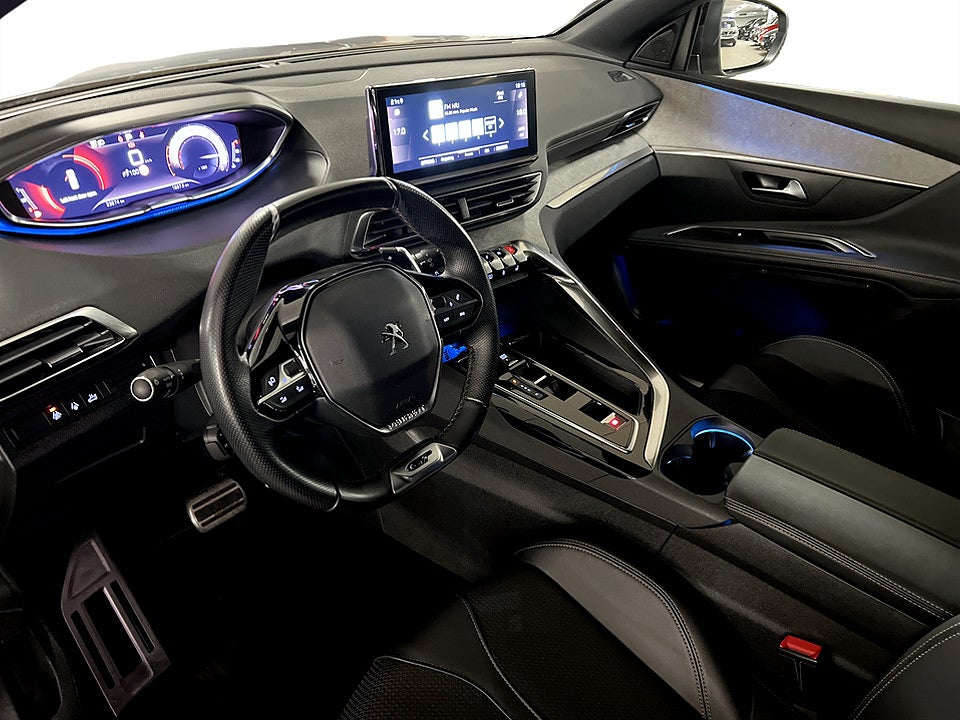 Bild på Peugeot 5008 GT 1.2 PT 130hk Aut 7-SITS B-KAMERA CARPLAY