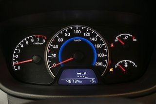 Halvkombi Hyundai i10 13 av 24