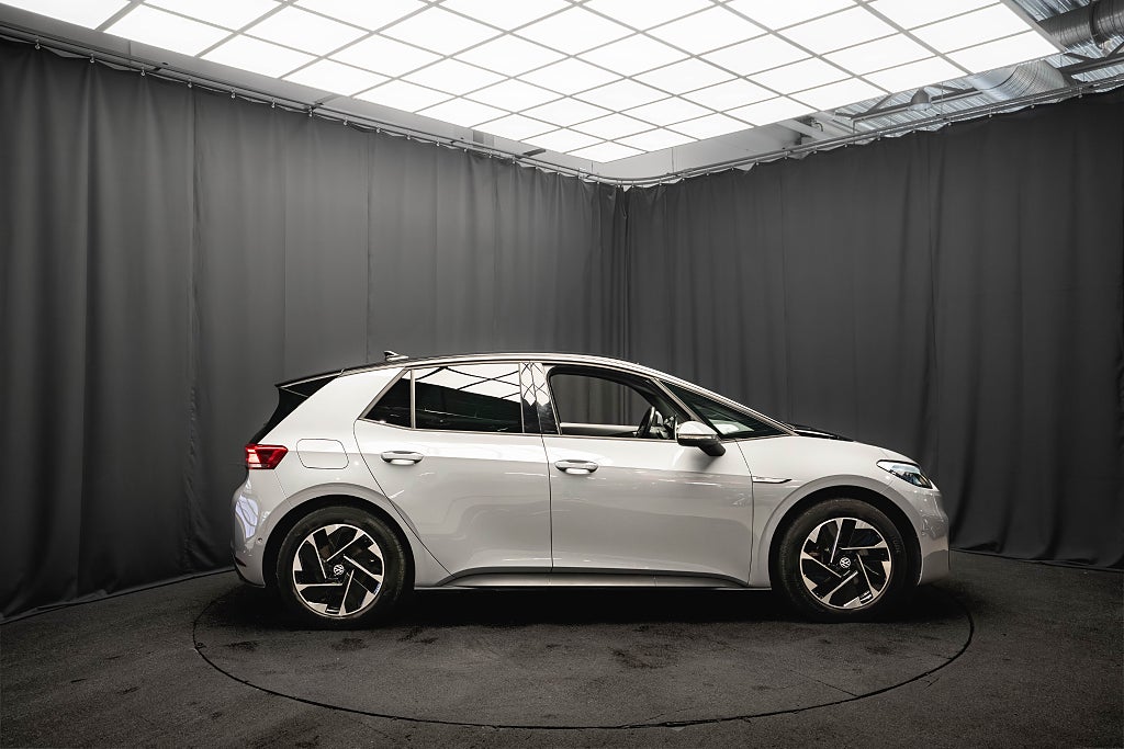 Volkswagen ID.3 Pro LIMITED KAMERA ALCANTARA VÄRMEPUMP KEYLESS MOMS