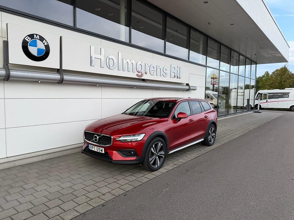 Volvo V60 Cross Country B4 AWD Advance SE H K Backkamera Drag | Ränta