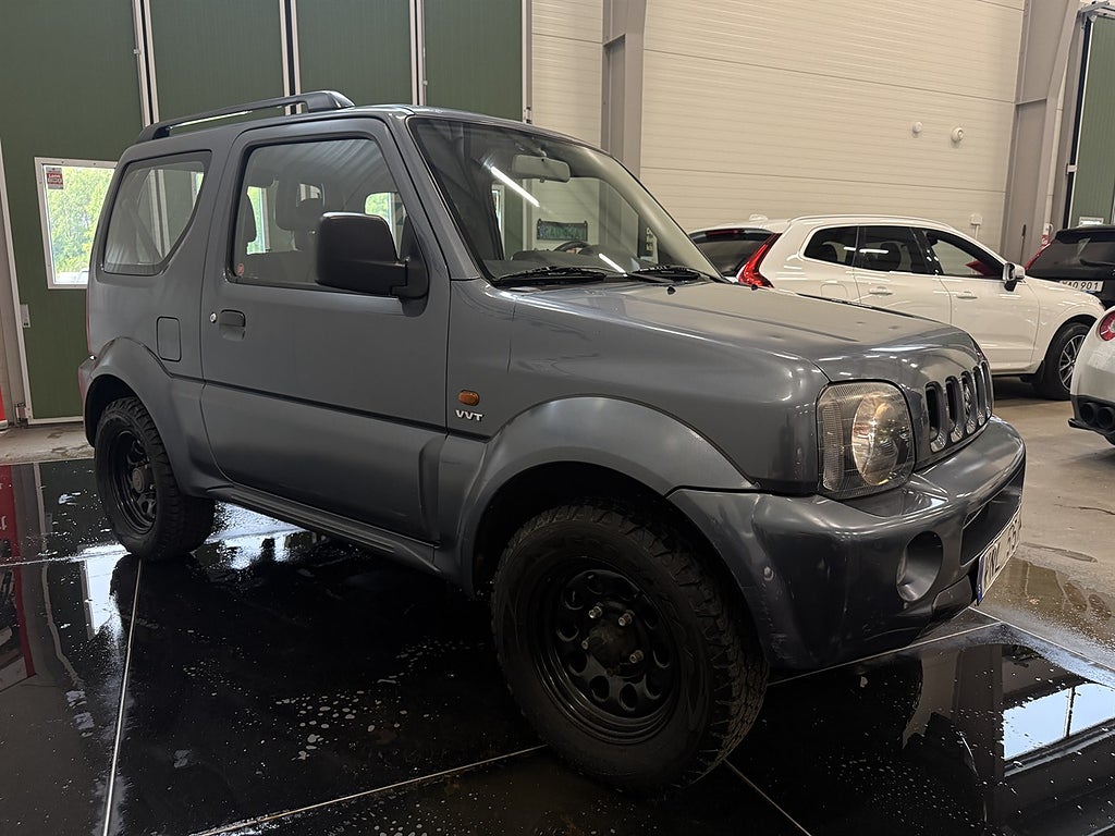 SUZUKI JIMNY 1.3 VVT 86ch 4X4 - JLX - ATTELAGE - SIÈGES CHAUFFANTS - 2/4 ROUES MOTRICES