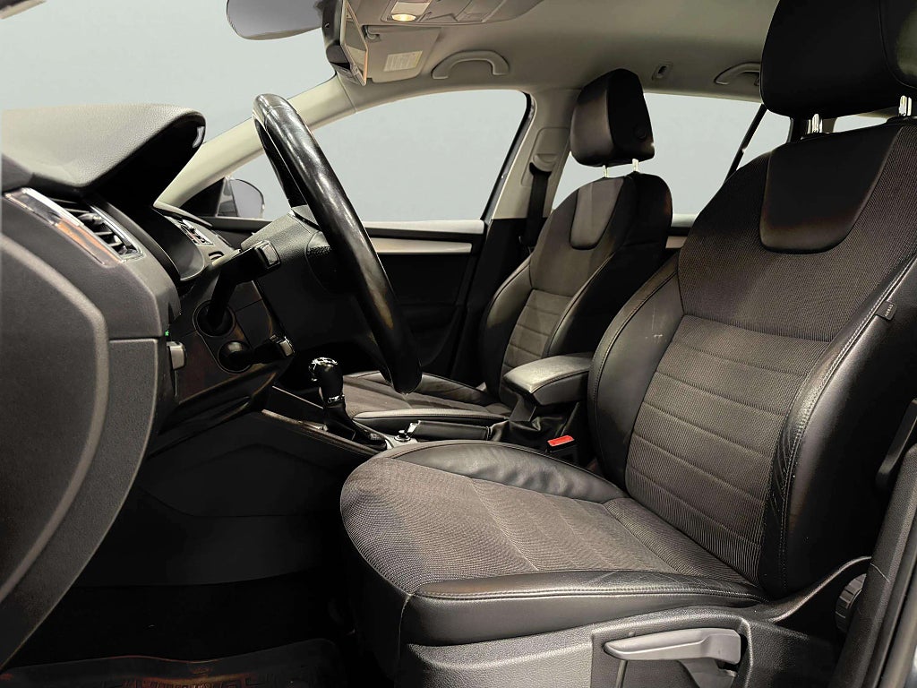 Skoda Octavia Kombi 2.0 TDI Business Edition, Vinterhjul Hemleverans - miniatyr 13