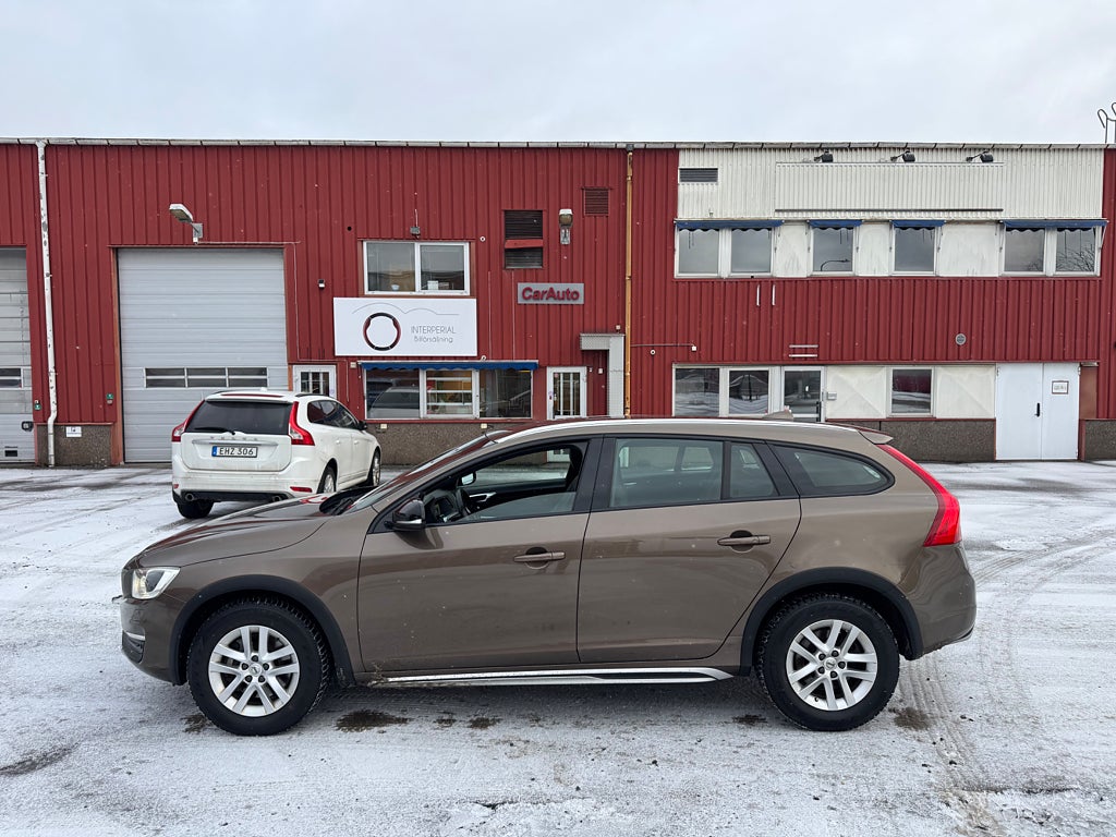Volvo V60 Cross Country D4 AWD Geartronic Summum Euro 6