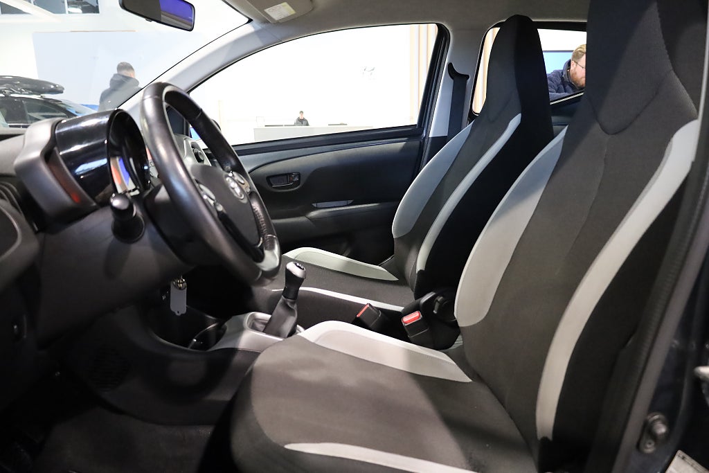 Toyota Aygo 5-dörrar 1.0 VVT-i X-PLAY Touch Blåtand 2015