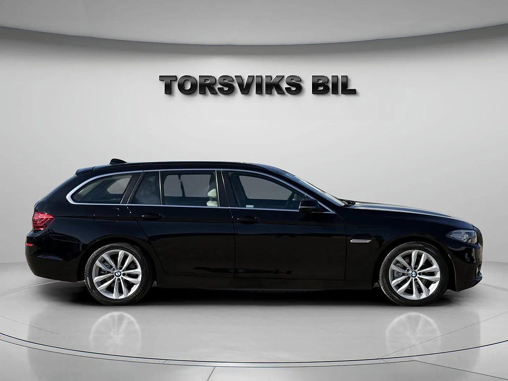 BMW 520d xDrive Touring Steptronic M-Ratt H&K Skinn Drag 2 Ägare - miniatyr 6