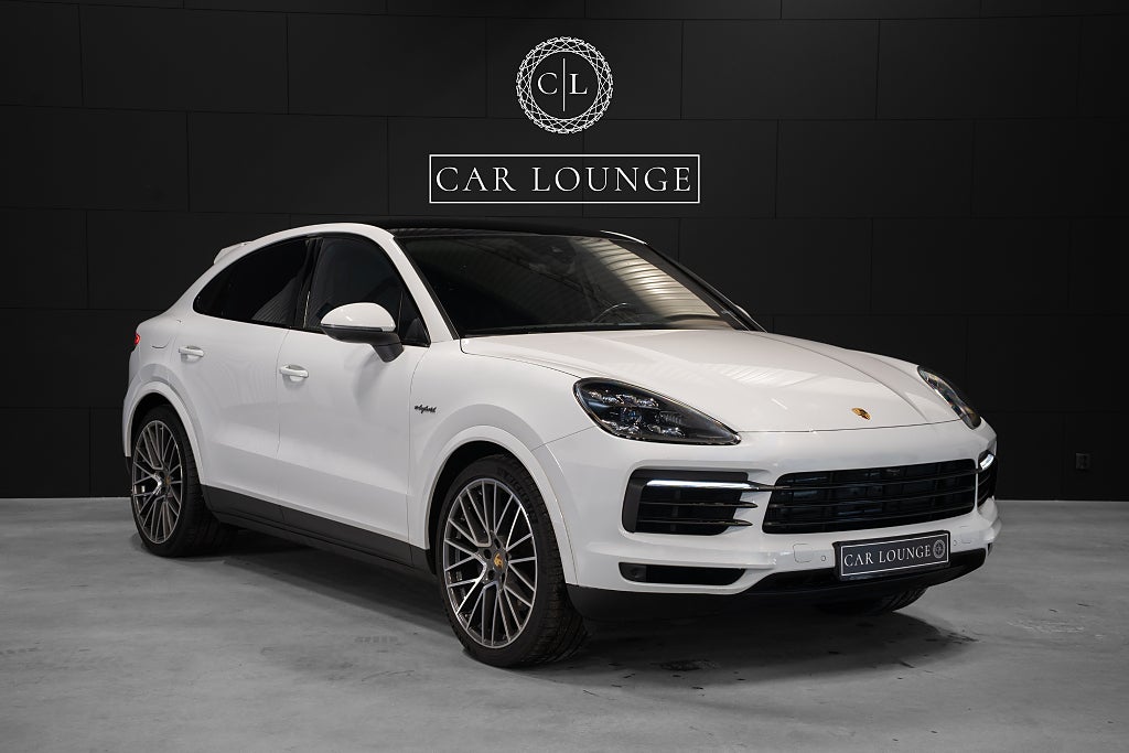 Porsche Cayenne Coupé E-Hybrid \ Sportavgassystem \ 18-Vägs stolar \ 