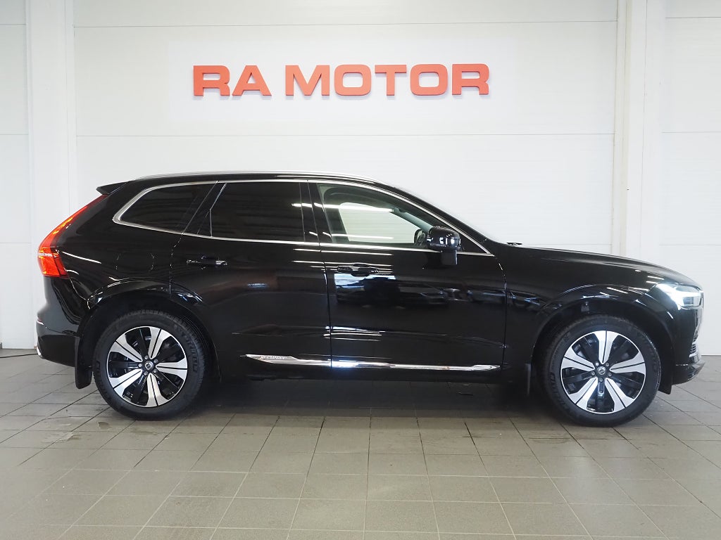 Volvo XC60 Recharge T6 AWD Inscription Pano Drag VOC Kamera Läder 2021