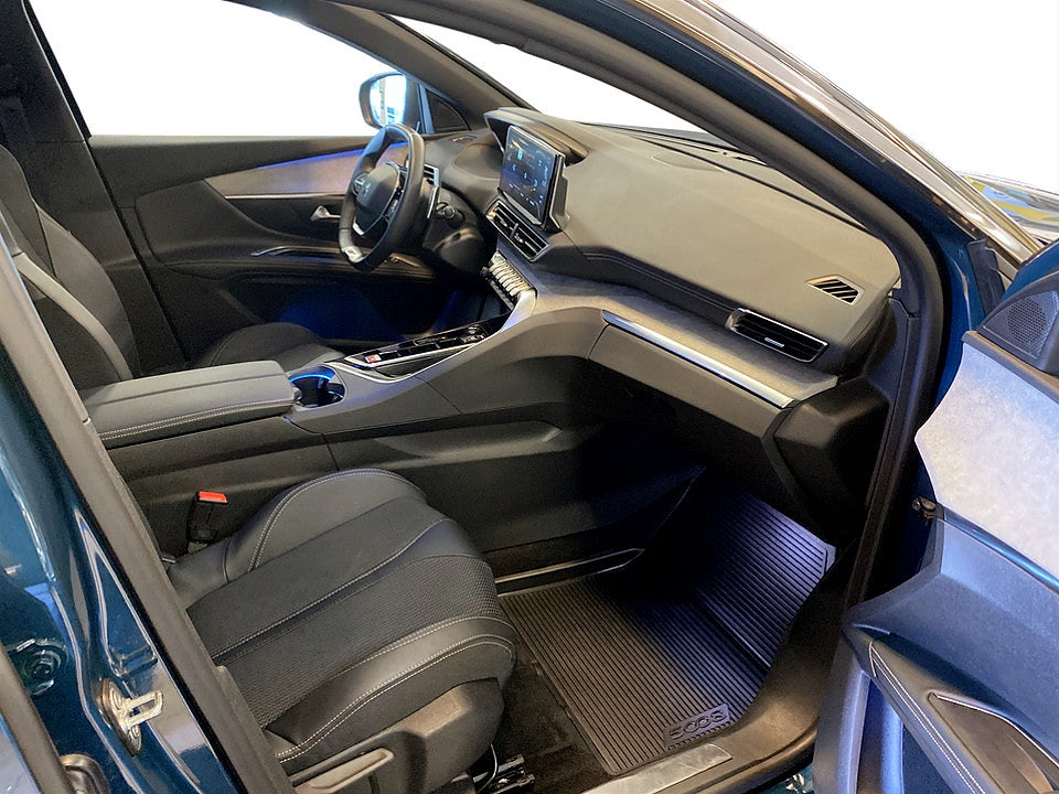 Bild på Peugeot 5008 GT 1.2 PT 130hk Aut 7-SITS B-KAMERA CARPLAY
