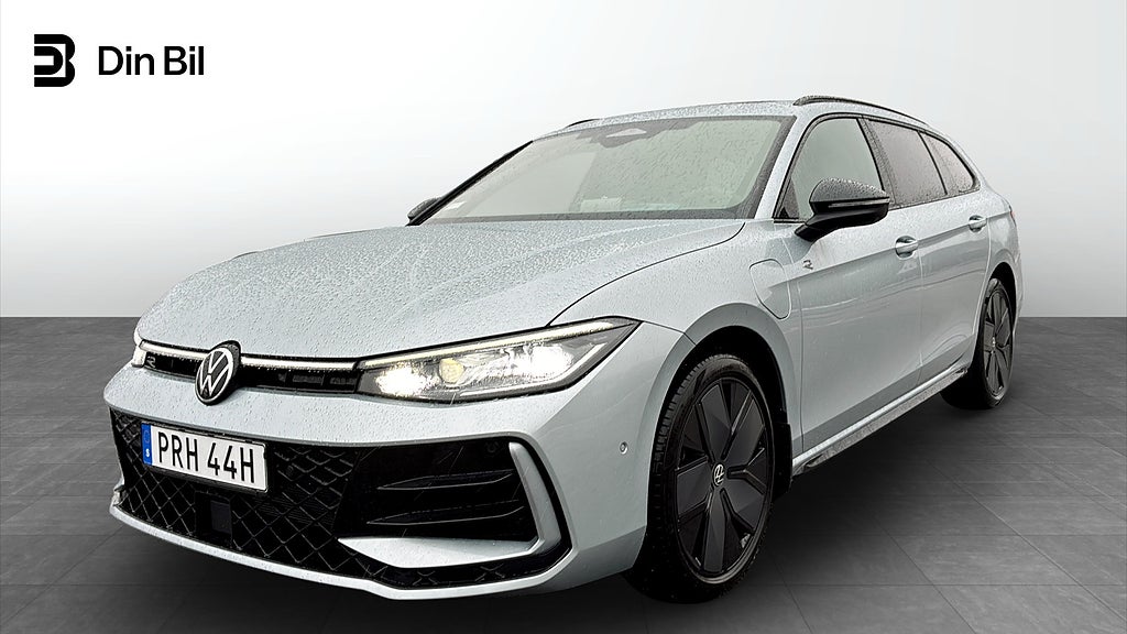 Volkswagen Passat EHYBRID 272 DSG6 R-LINE Swe edition lager