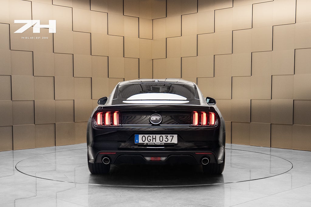 Ford Mustang GT 421hk / Sv.Såld / Brembo / Ventilerade / Kamera
