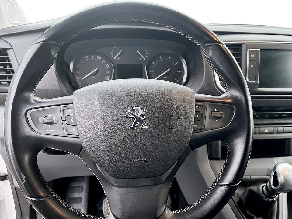 Bild på Peugeot Expert PRO+ 2.0 BHDi 120hk L3 - B-KAMERA, DRAG