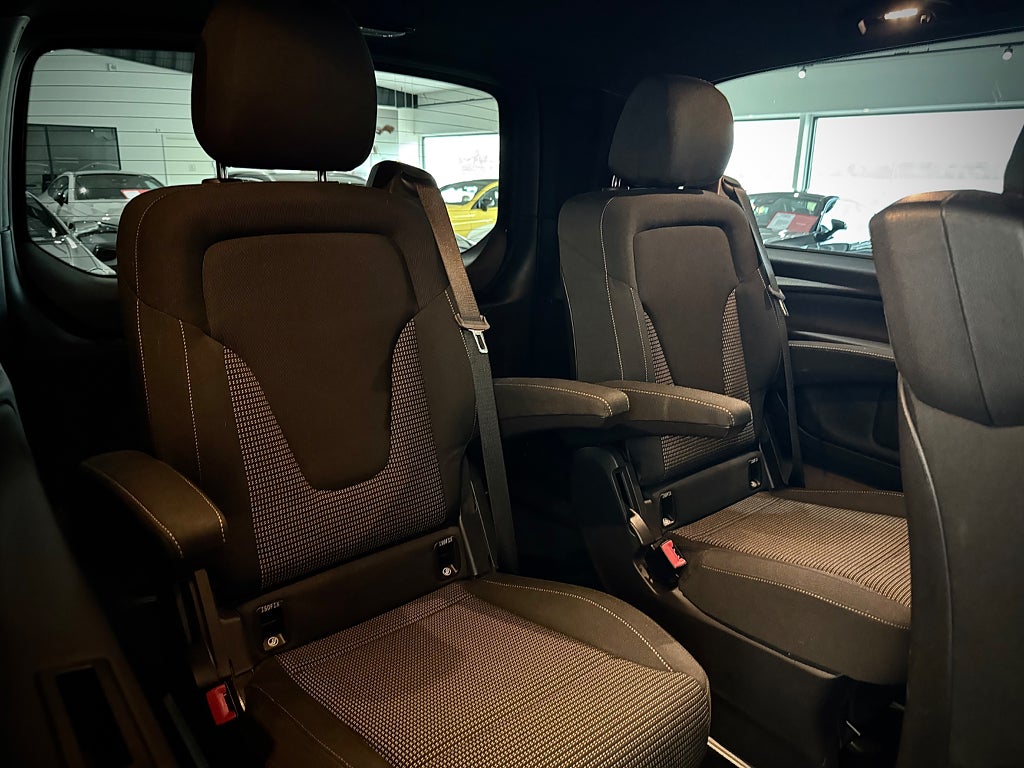 Mercedes-Benz V 300d 4matic AMG Lång Värmare Drag 7-sits - bild 7