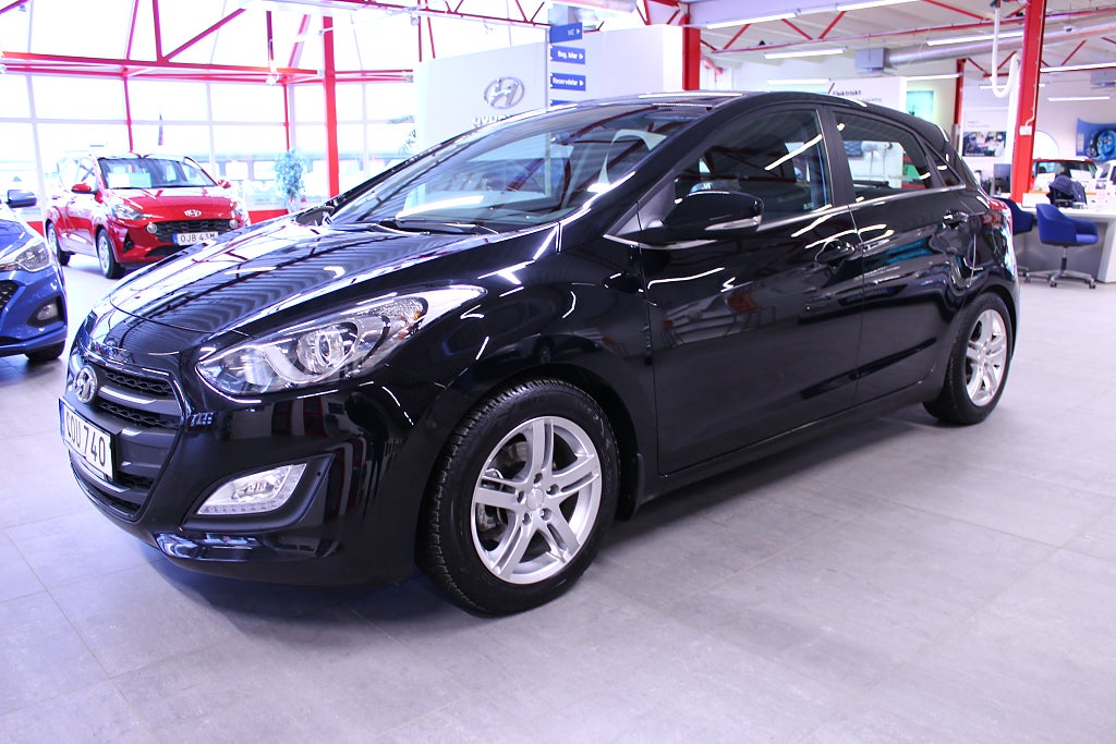 Hyundai i30 5-dörrar 1.6 CRDi, Dragkrok, Vinterhjul, En ägare!