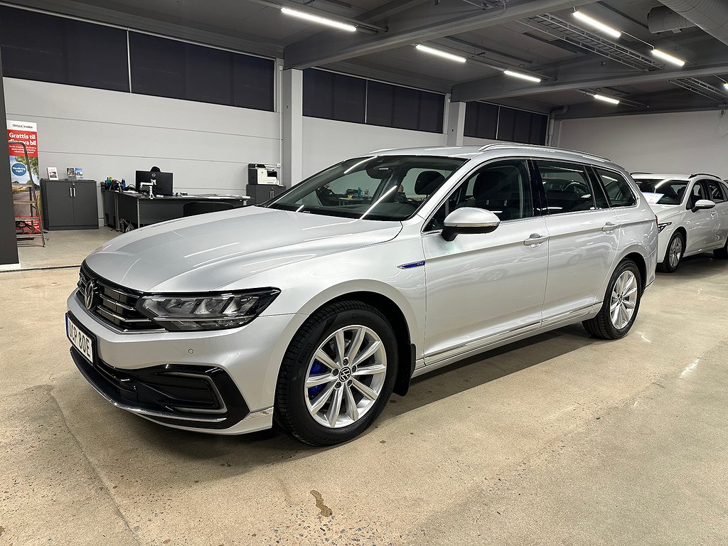 Volkswagen Passat GTE 1.4TSI GTE GPS Backkam M-Värmare 218hk