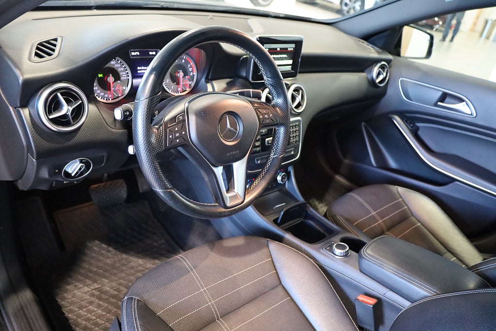 Mercedes-Benz A 180 7G-DCT Urban Kamera Blåtand Bi-Xenon