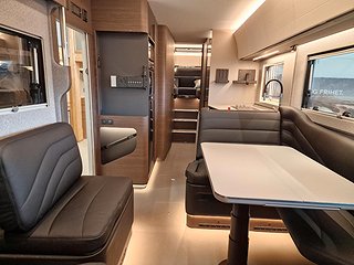 Husbil-integrerad Adria Super Sonic 890 LL 10 av 28