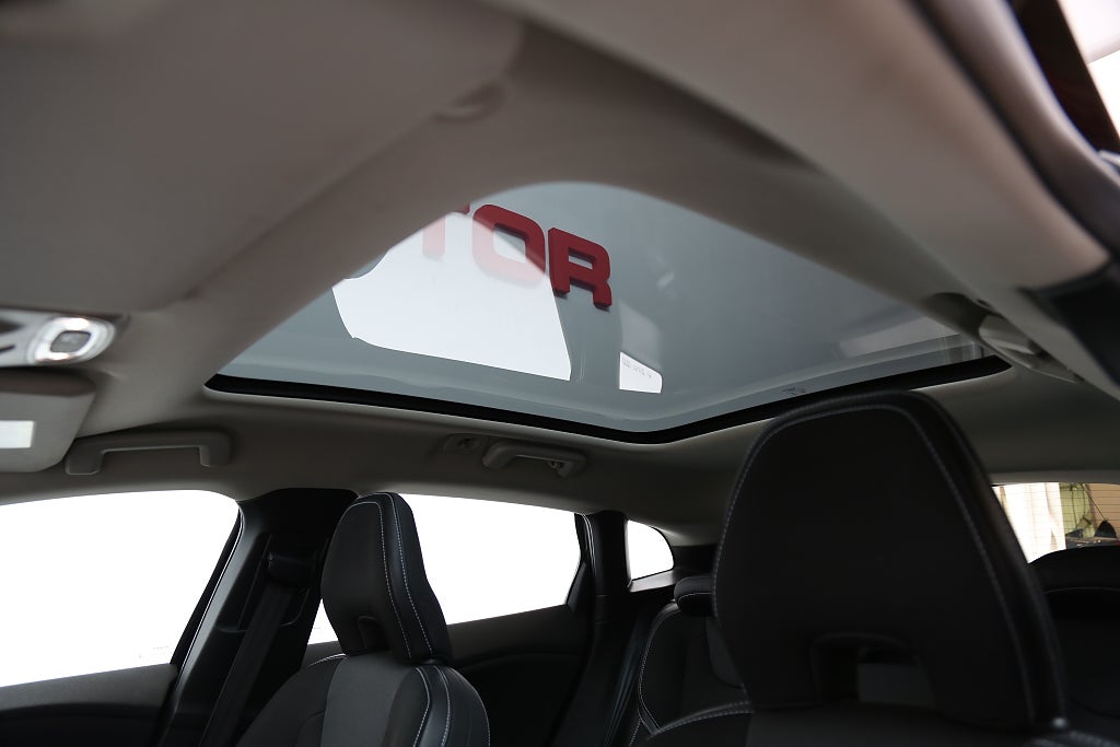 Volvo V40 D3 150hk Momentum Business E PRO Dieselvärmare 2016