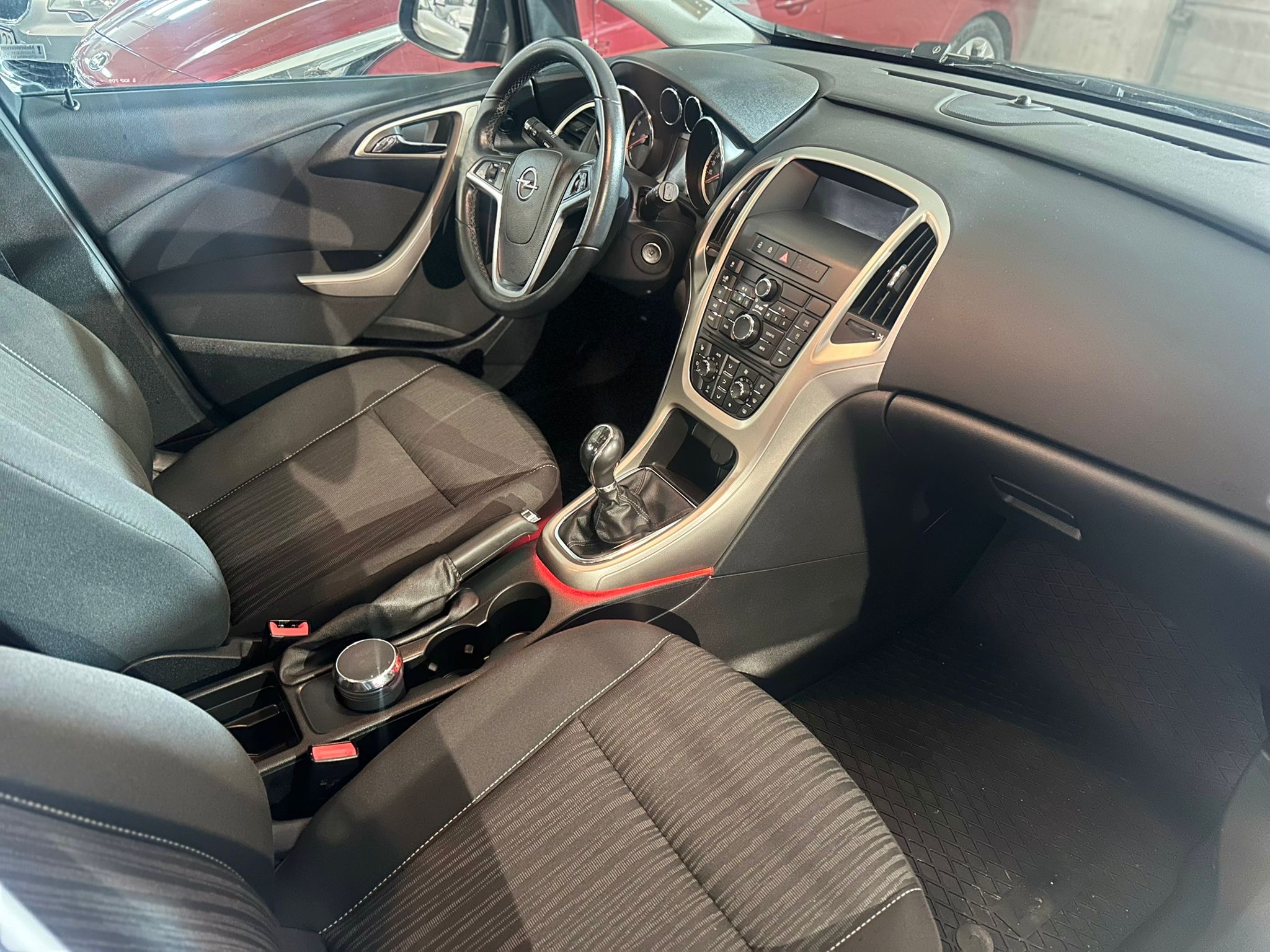 Opel Astra 2010, bild 7/39