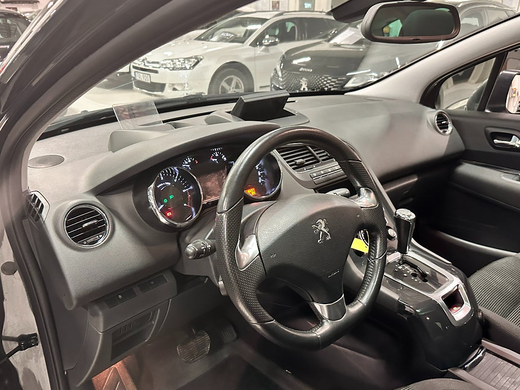 Peugeot 5008 Allure 1.6 BlueHDi 7-sits 120hk B-kam, Navi, Panorama thumbnail