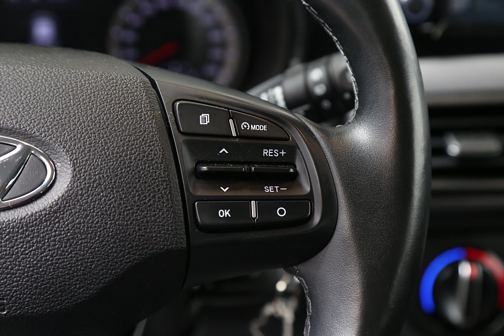 Hyundai i10 1,0 blue 67hk Essential Automat CarPlay Motorvärmare