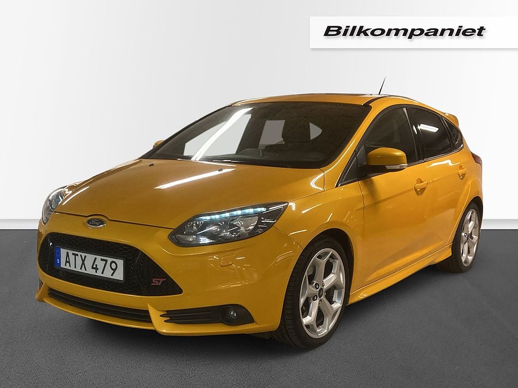 Ford Focus ST 2.0 250 5-d