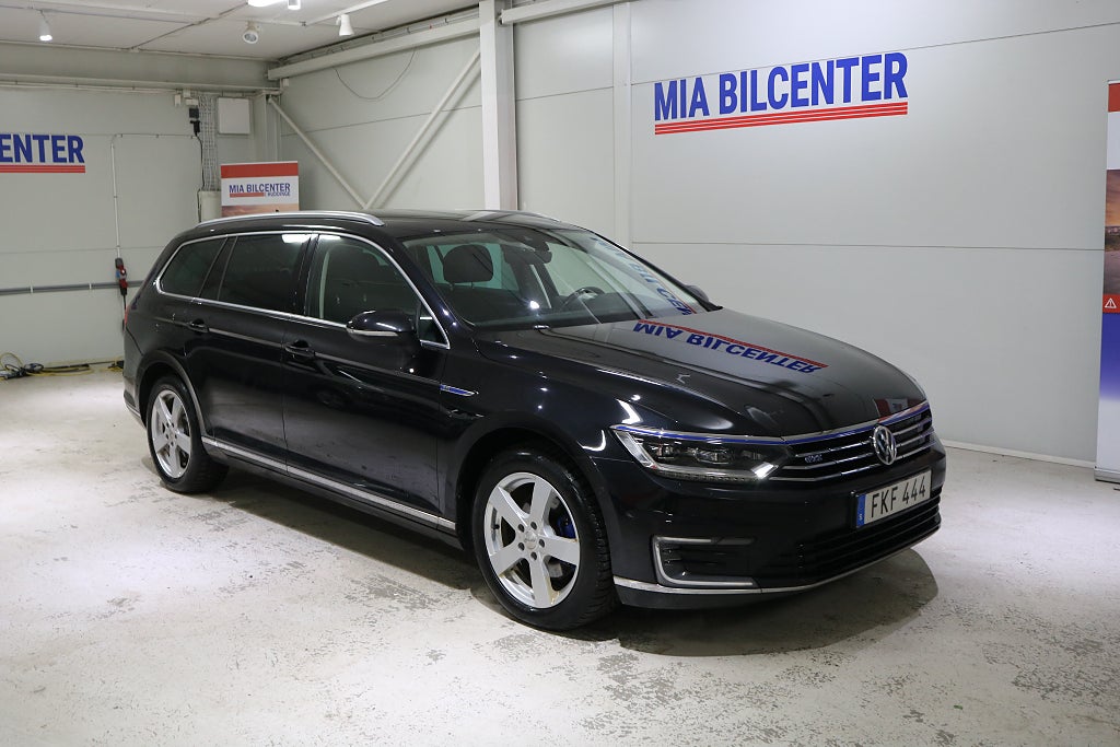 Volkswagen Passat 1.4 TSI GTE Excuetive Paket / Motor värme /