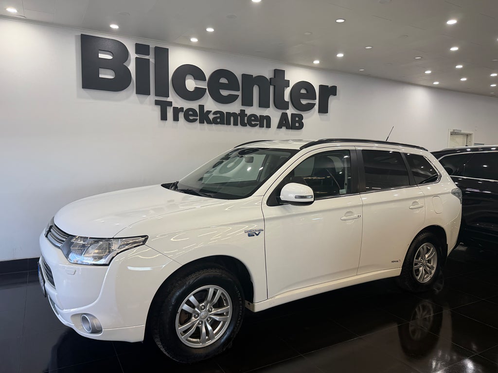 Mitsubishi Outlander PHEV CVT Business Euro 5 Dragkrok 