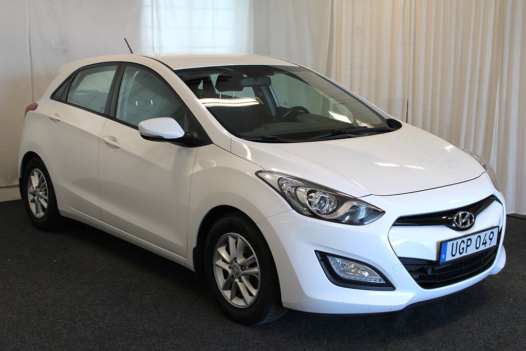 Hyundai i30 1.6 GDI Business |Backkamera|CarPlay|Rattvärme|135hk