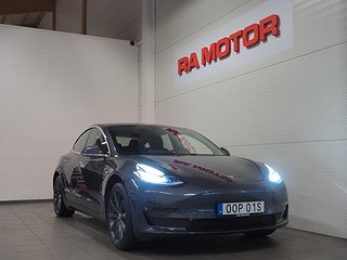 Sedan Tesla Model 3 1 av 21