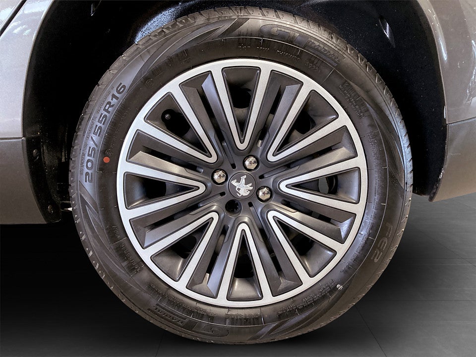 Bild på Peugeot 2008 Active 1,2 PT 82hk FARTHÅLLARE