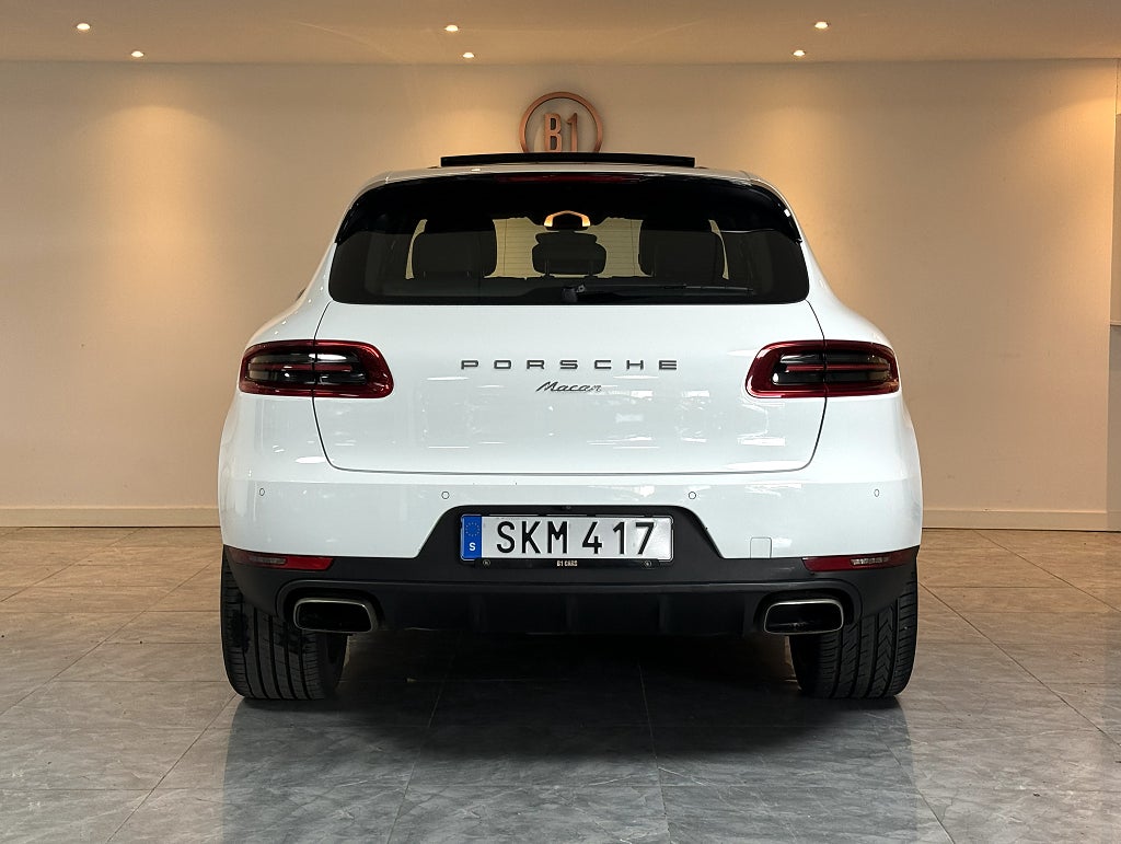 Porsche Macan PDK BASE 252HK PANO SKINN VÄRMARE FULLSERVAD 21" 1-ÄGAR