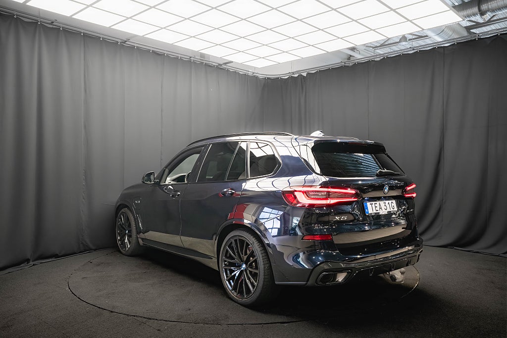 BMW X5 xDrive45e M Sport PANO LASER LUFT 22'' DRAG HUD H/K