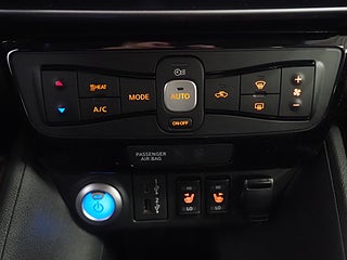 Halvkombi Nissan Leaf 19 av 21