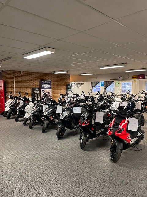 Övriga BEGAGNADE MOPEDER PÅVÄG IN  