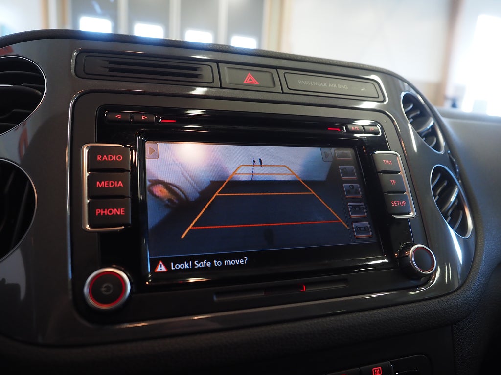 Volkswagen Tiguan 2.0 TDI 4Motion R-Line Pluspaket Pano Skinn Drag D-Värm 2015
